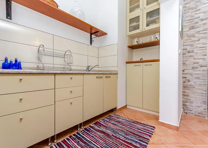 House Nostalgia Slatine