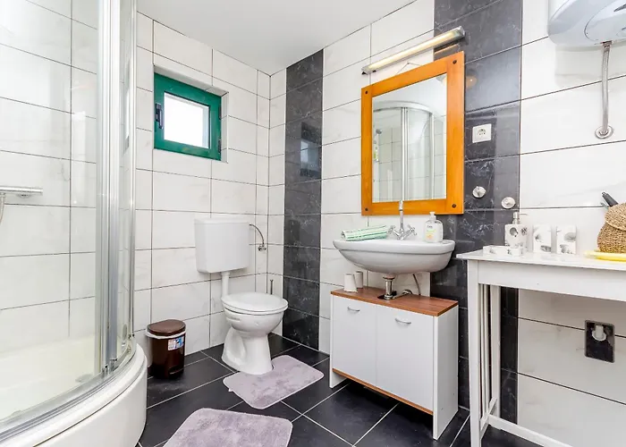 House Nostalgia * Slatine